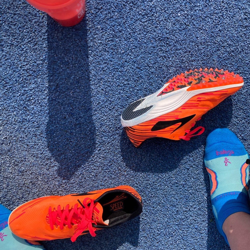 Brooks Spike Shoes - Picture 3 of 4